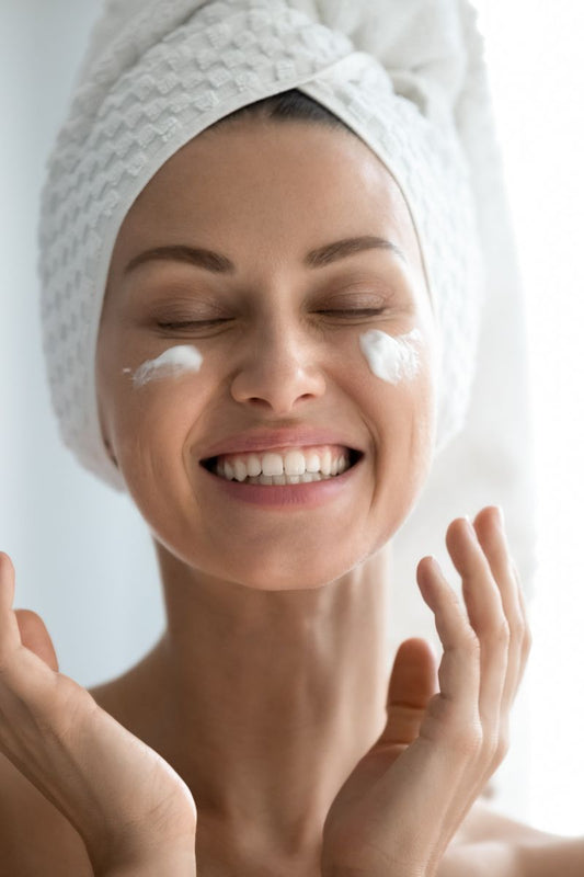 Rotina-de-skincare-em-5-minutos-sim-é-possível Ana Ca.